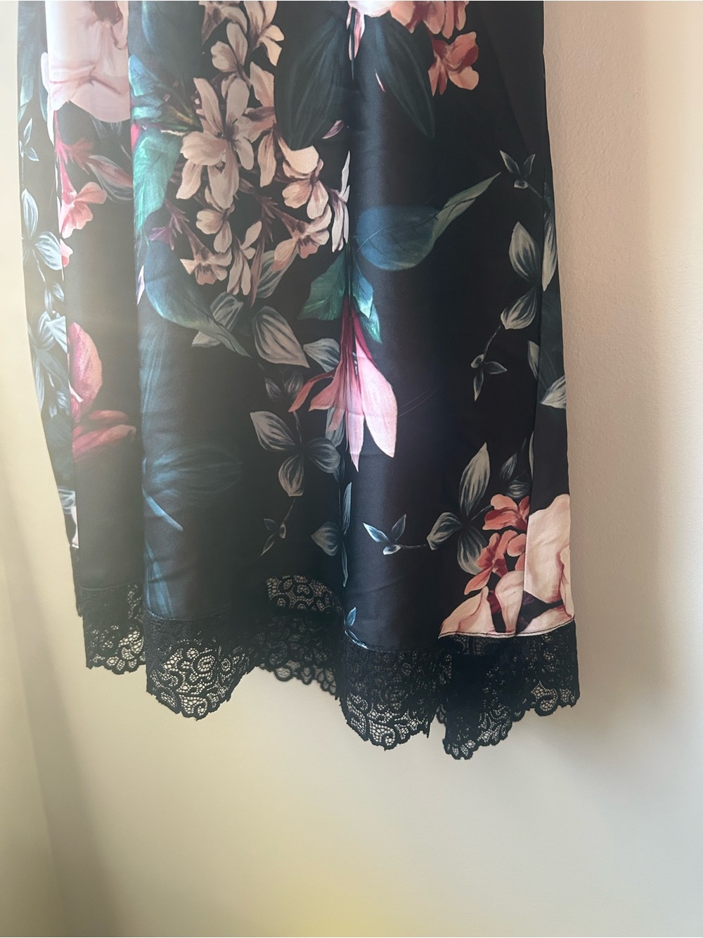 La Vie En Rose Black Floral Lace-Trim Chemise - Picture 3 of 16